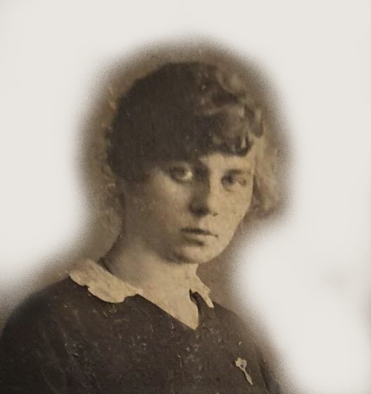 Файл:Подосенова Евгения Антоновна (1900).jpg