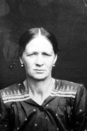 Ауэр мина Егоровна (1908) tagil.jpg