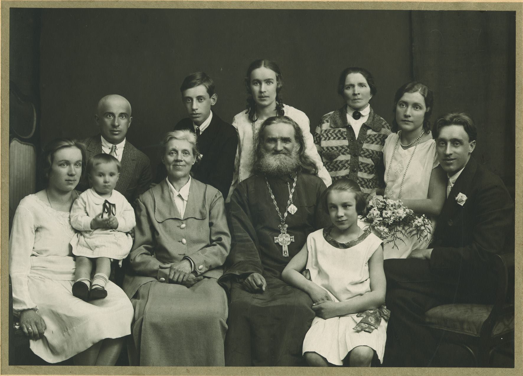 П. И. Виноградов с семьёй, конец 1920-х гг.