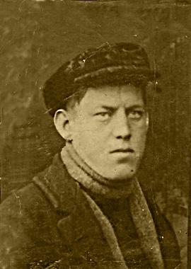 Тюнь Иван Фомич (1915) - 1.jpg