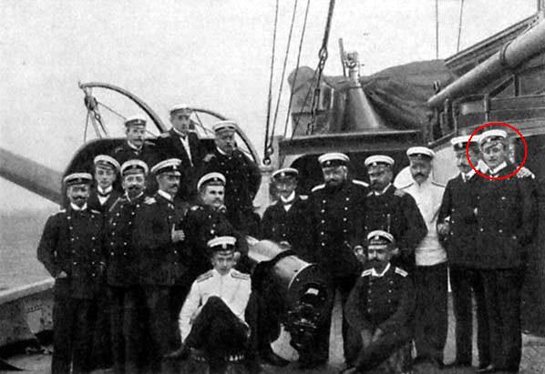 Файл:А.В. Путятин с офицерами крейсера Аврора, 1904.jpg