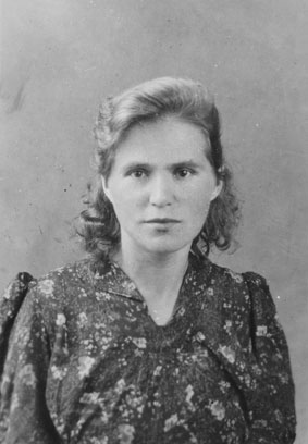 Тихонова Елизавета Мартыновна (1920) tagil.jpg