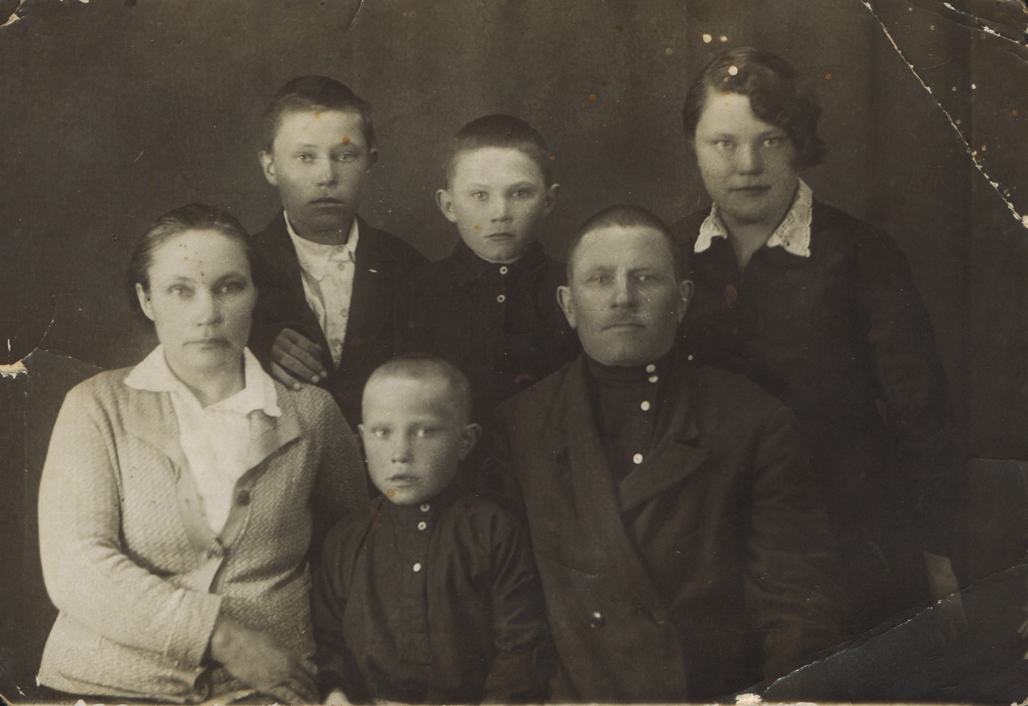 Семьи раскулаченных. Раскулаченные родственники. В семье любителей произошло несчастье отца раскулачили. Раскулачивание в 30 годы раскулачивание крестьян. Репрессированные священники.