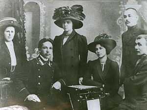 Файл:Таначев Валидхан Шарафетдинович (1882).jpg