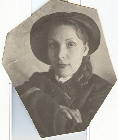 Файл:Бабуля до ареста 1937.jpg