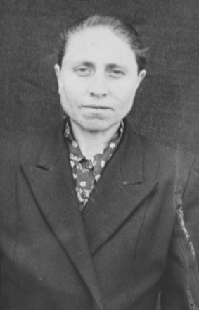 Ринг Эмилия Андреевна (1914) tagil.jpg