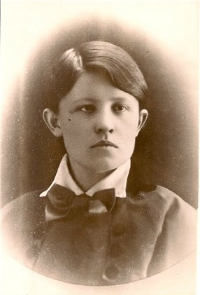 Крутикова(Писарева) Евдокия Юльевна.jpg