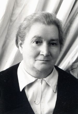 Вормс Анна Дмитриевна ок 1950.jpg
