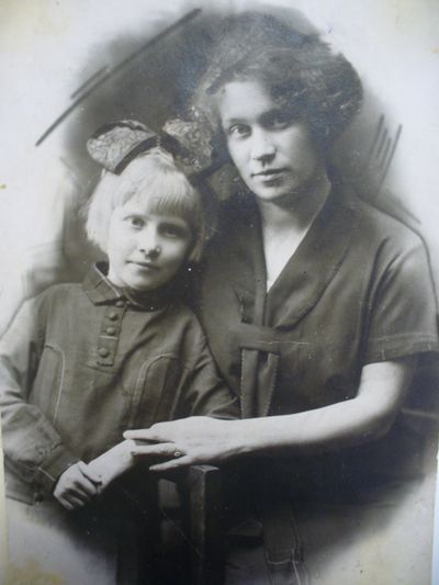 Жена Мария с дочерью Галиной.JPG