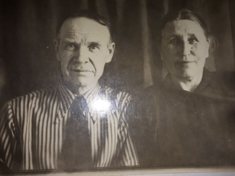 Файл:Короленко ПИ с женой.jpg