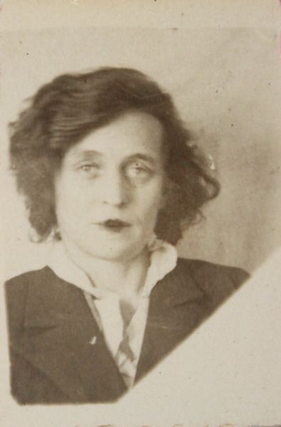 Файл:Мезенцева Ольга Сергеевна (1902).JPG