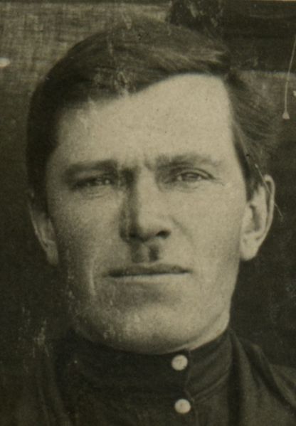 Файл:Денисенко Иван Егорович (1895).jpg