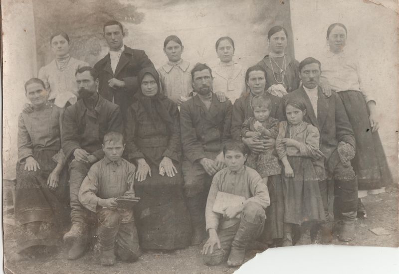 Файл:Покусаевы 1927.jpg