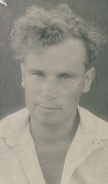 Файл:Оксенов Борис Сергеевич (1927).jpg