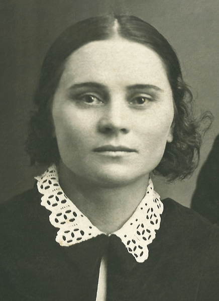 Файл:Ветцель Клавдия Павловна (1904).png