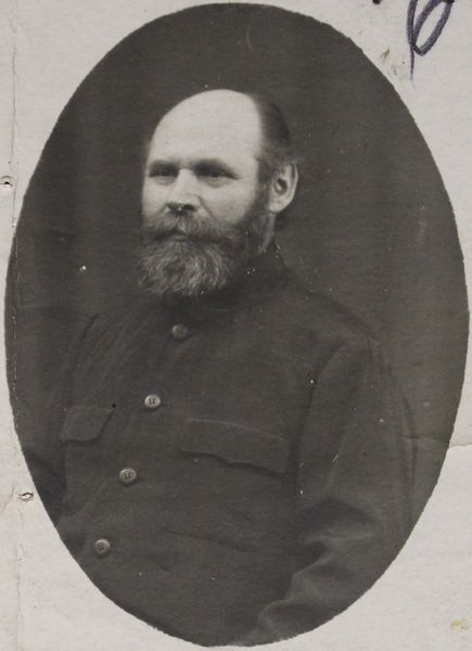 Файл:Плешаков Леонид Андреевич (1900).JPG