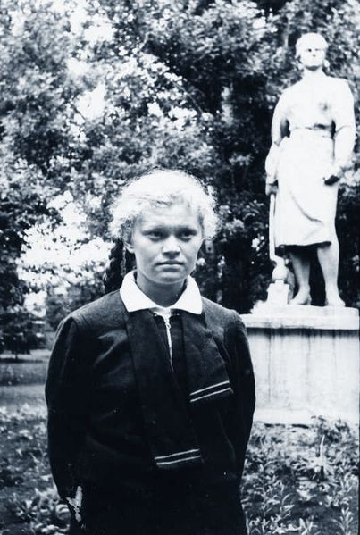 Файл:Безлер Эрна Эвальдовна (1946).jpg