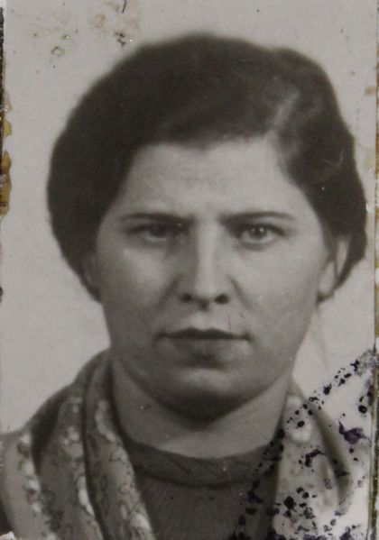 Файл:Шмакова Александра Михайловна (1911).JPG