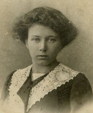 Полякова Ксения Георгиевна (1893).jpg