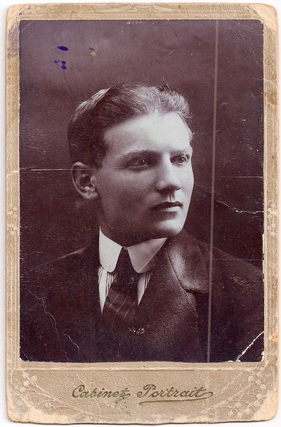 Файл:GrigorijOleinicenko 1910.JPG