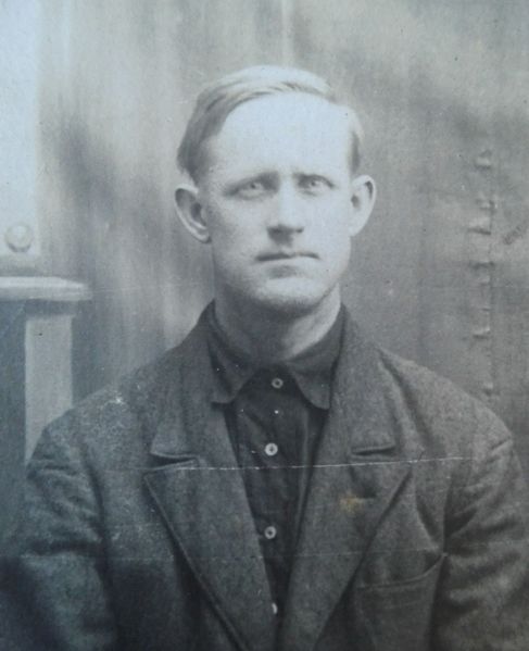 Файл:Озол Иван Карлович (1901).jpg