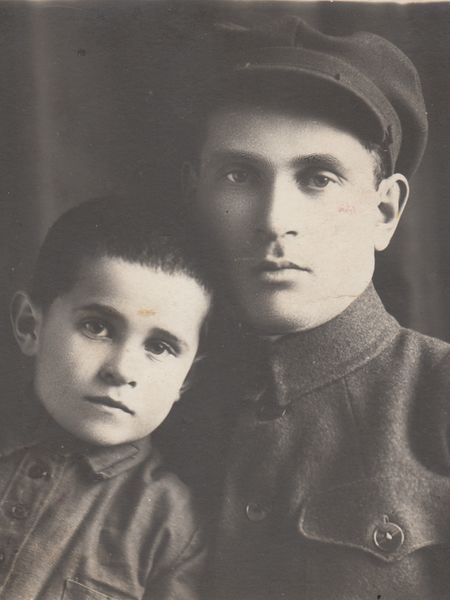 Файл:Жолондзь Владимир Матвеевич (1900).jpg