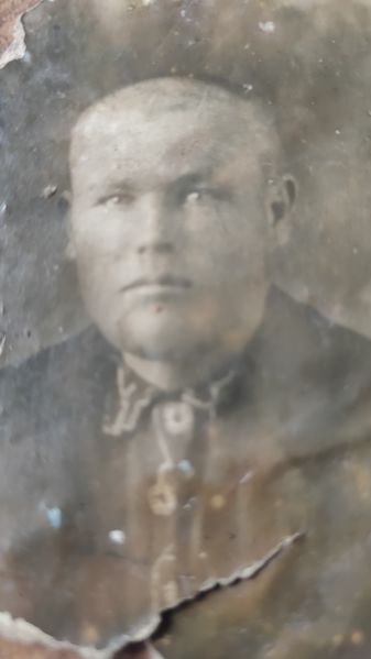 Файл:Фото с семейного альбома .jpg