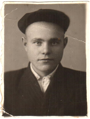 Тарабрин Василий Яковлевич (1931).png