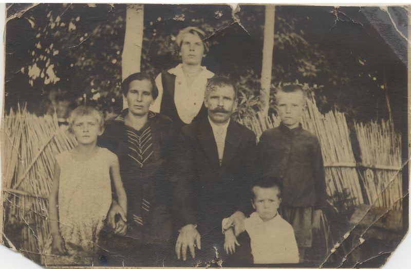 Файл:Семья Якова Бауска.jpg