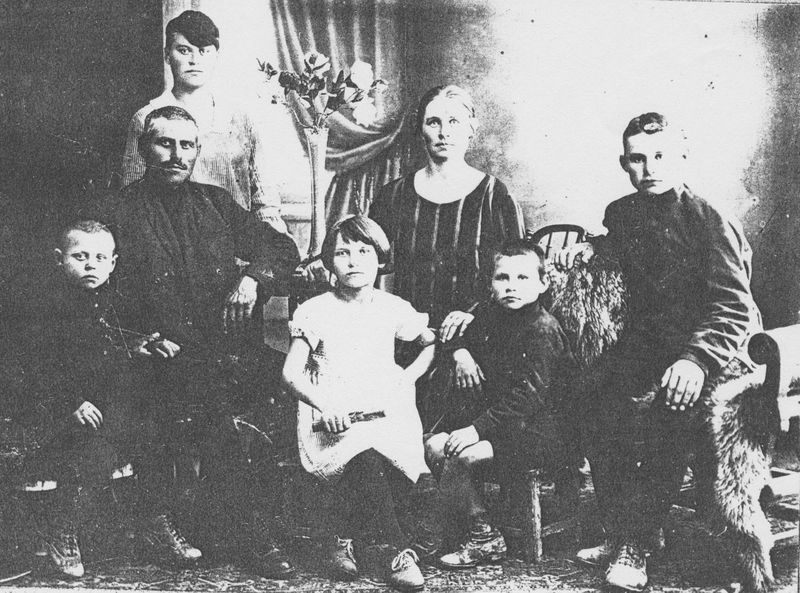 Файл:Ловянников Тимофей Акимович (1885).JPG