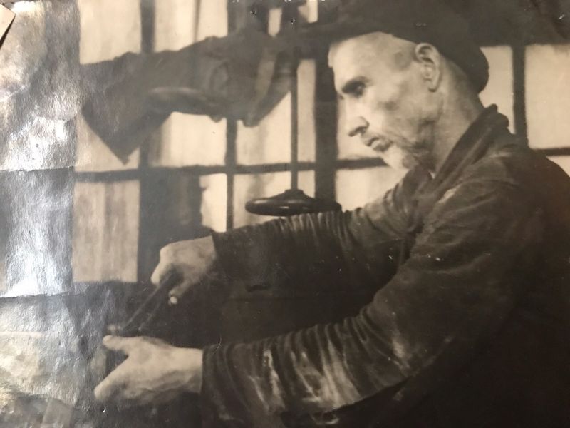 Файл:Казимир за станком.jpg