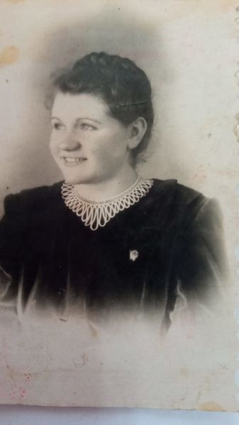 Файл:Кальмбах Нелли Тобиясовна (Тобиасовна) (1935).JPG