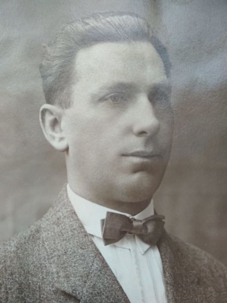 Файл:Ткачук Николай Емельянович (1895).jpg