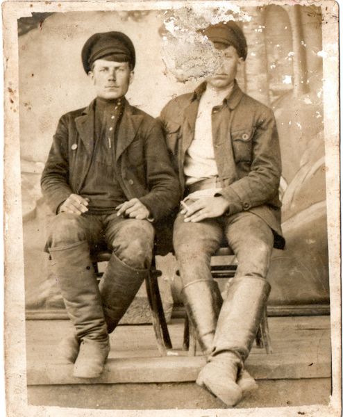 Файл:Владимир с братом.jpg