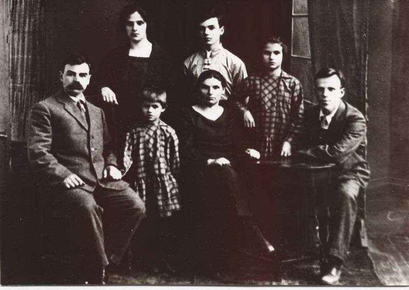 Файл:Литвинов Виктор Федорович (1909).jpg