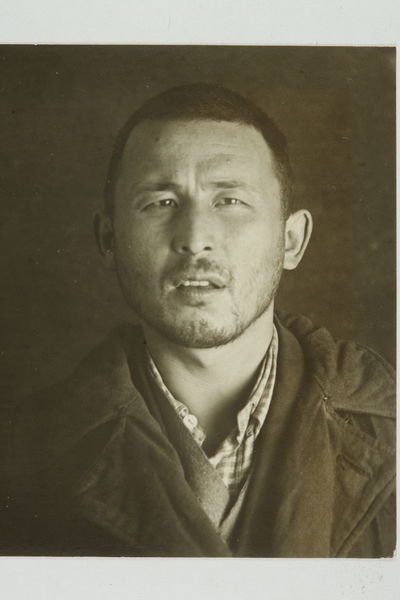 Файл:Султанов Вахаб (1905) - анфас.jpg