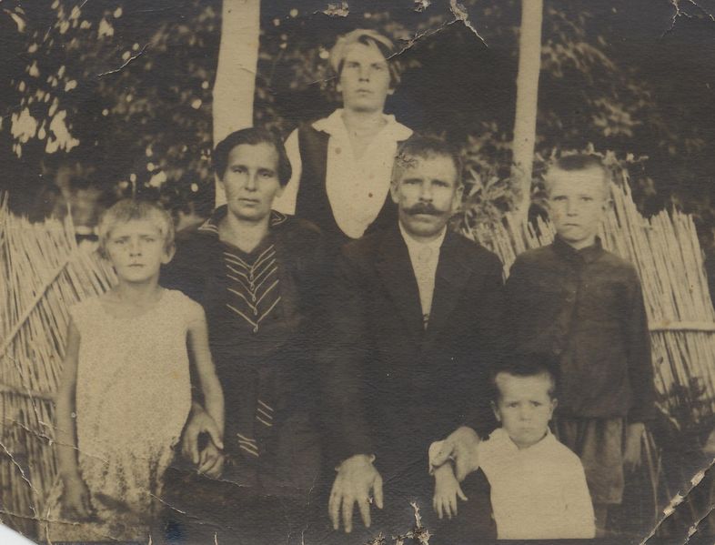 Файл:Семья Якова Бауск.jpg