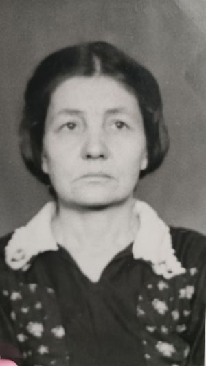 Белолипецкая Анфиса Витальевна (1911).jpg