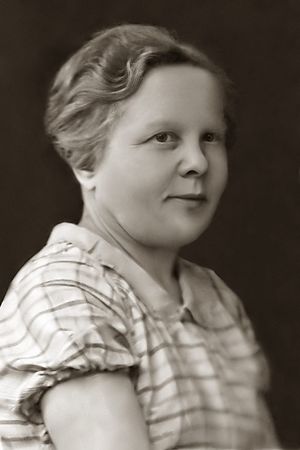 Бузихина Екатерина Максимовна (1899-1966).jpg