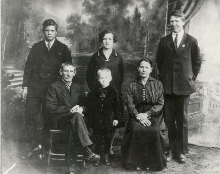 Файл:Венсон Леонард кр справа.jpg