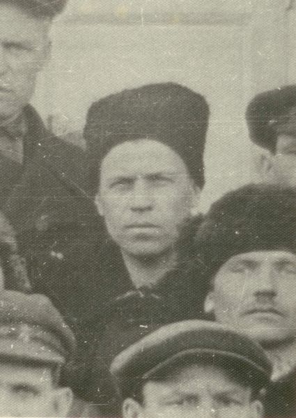 Файл:Осипенко Иван Андреевич В папахе.jpg