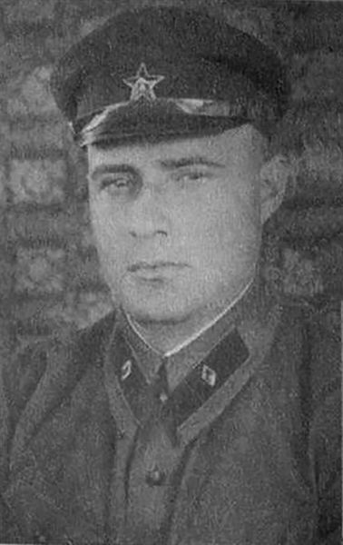 Файл:Овчинников Иван Васильевич (1898).jpg