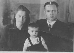 Отто Гертель с семьей 1949г..jpg