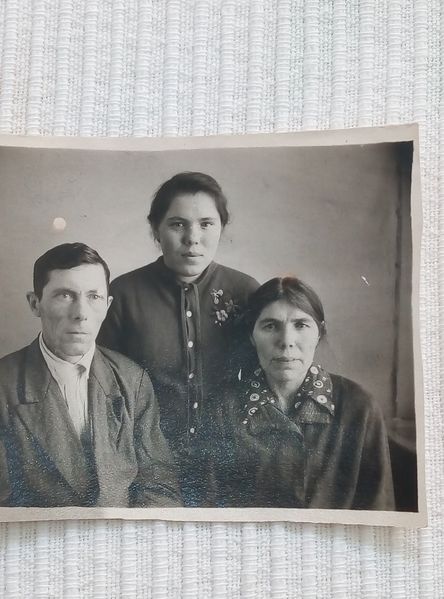 Файл:С женой и Ниной.jpg