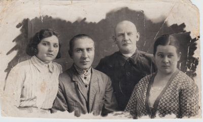 Шевченко Сергей Иванович с женой Анной Никитичной 30-е годы(1897).jpg