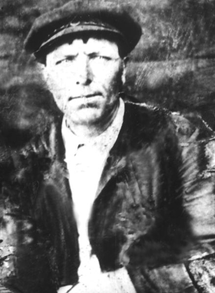 Файл:Мельников Александр Васильевич (1896).jpg