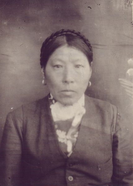 Файл:Бадукаева Александра Гогаловна (1906) 1.jpg