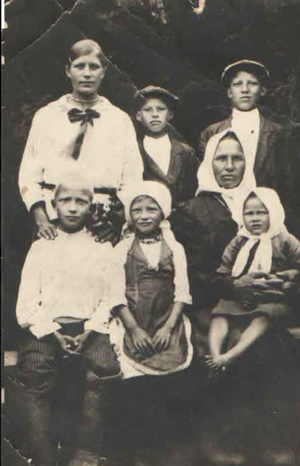 Семья Петра Корнева.png