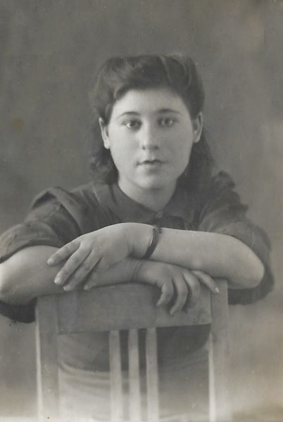 Файл:Мама 1945.jpg