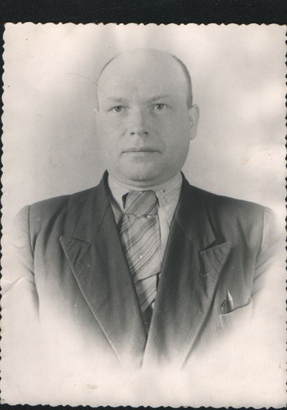 Файл:Романов Василий Яковлевич tn.jpg